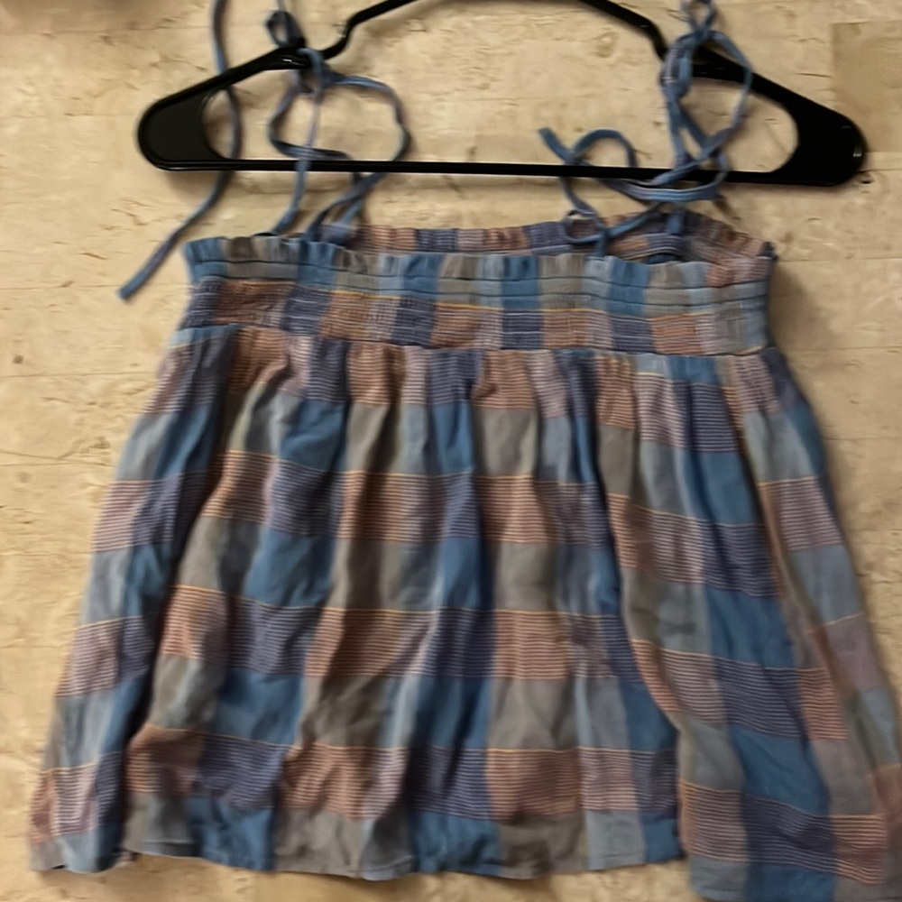 Brand NEW-Adorable Ann Taylor Loft flowy top. Multicolored. Size Small